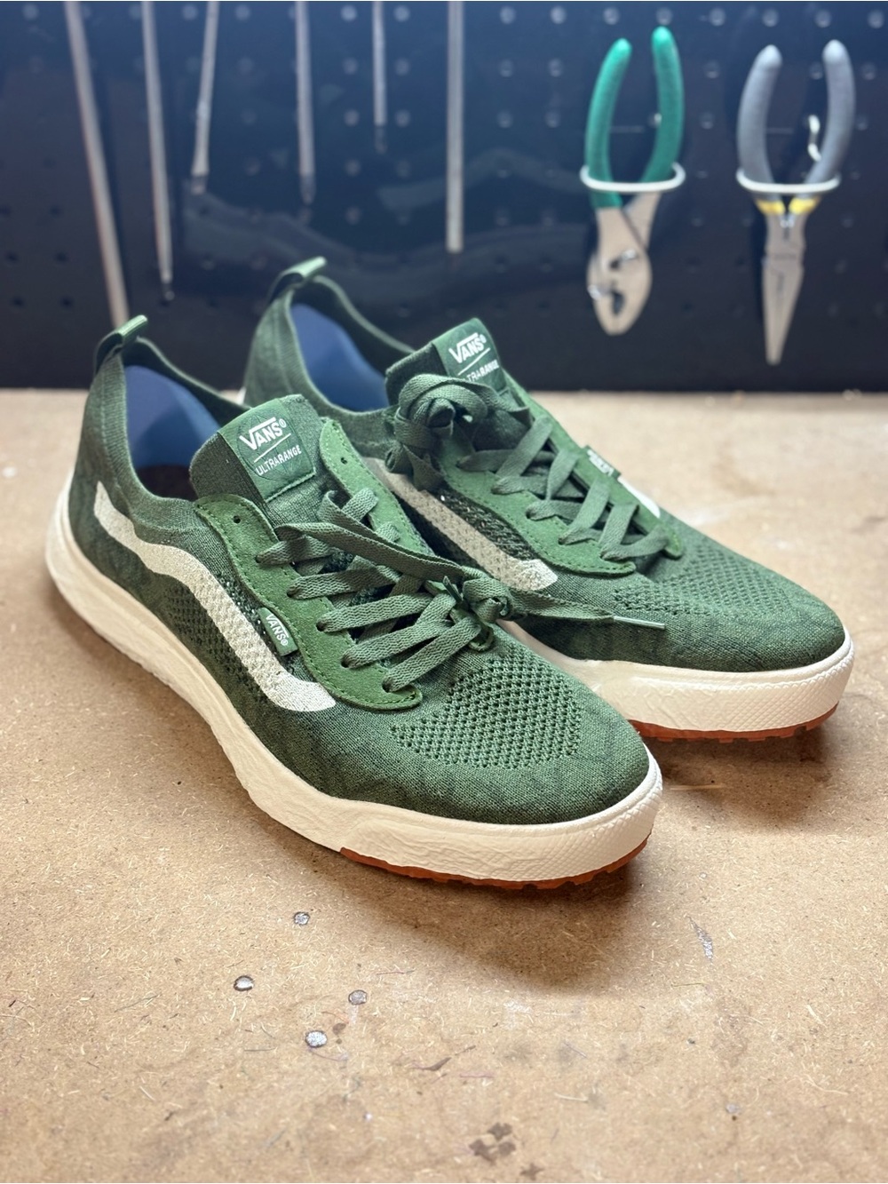 Vans UltraRange VR3 Sneakers, Green with White Stripe, NWOT